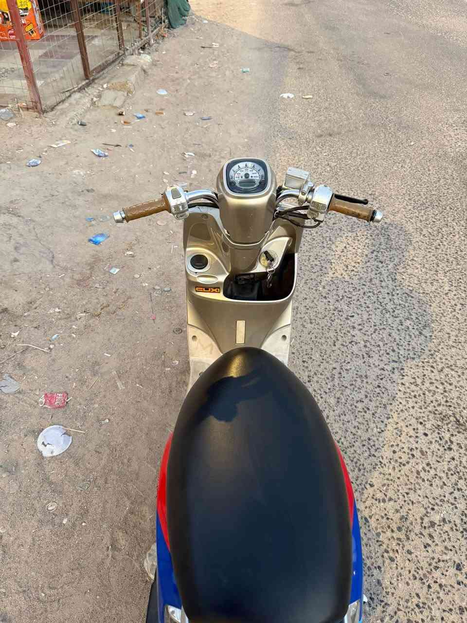بوليسي رمبه صارلها عشر ايام من ماخذه وصلها موجود بمليون و٢٠٠ وبيها مجال قليل مكاني بصره جمهوريه ***********
