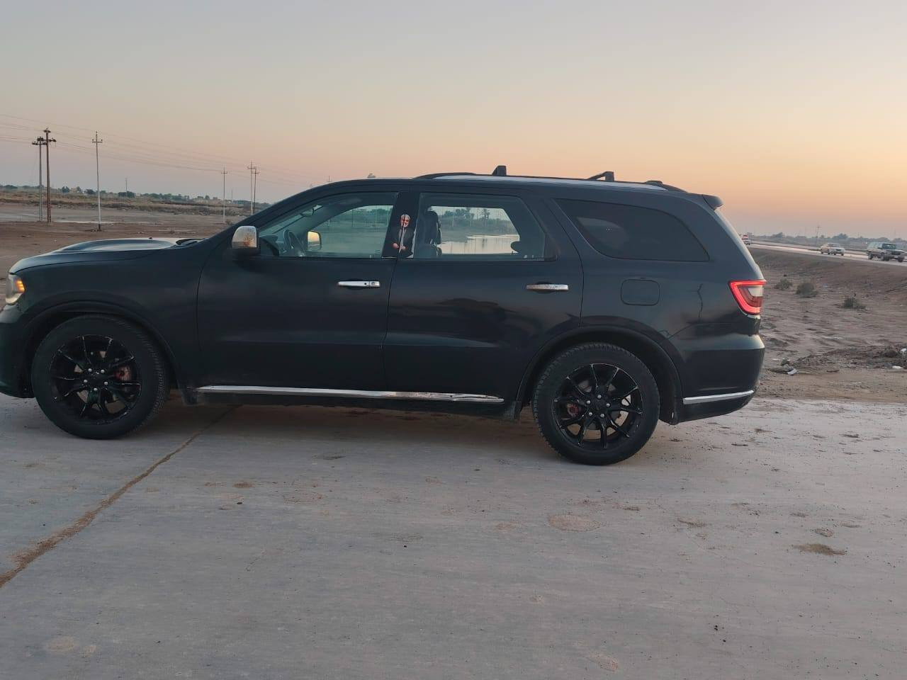 دوج دورنكو2018اس اكس تي السيارة حادث جاملغين
بنيد فقط
 رقم  ذي قار  تحويل مباشر مشروع وطني 
#المواصفات 
1- محرك  6 سلندر 3600 بخاصية توفير الوقود ECO 
2-بصمه
3- حساسات خلفية  توقف ذاتي
4- لايت ١٠٠واط اصلي مع حاجب LED . بچم زنون كامل
5-  مع تحرك المرايات الجانبية عند الرجوع الى الخلف حسب التحكم
6- ويل كب حجم20.
7- تحكم ستيرن كامل امامي وخلفي 
8- شاشة دشبول لمس كبيرة  متكاملة الايعازات . وشاشة ٧ انج معلوملت السيارة والعطلات والرسائل...
9- نظام AUX + Bluetooth . نظام ملاحة GBS+ ذاكرة ميموري كارد موضعي + USB 
10- مانع تزحلق (انزلاق) .
11- تبريد ٤ قطع اكثر من 10 منافذ
12- الكشنات  جلد  منفصلvip)6)راكب   تبريد و تدفئة و تهوية 
13- كاميرا خلفية دوارة HD 
14-إظهار ضغط الهواء في الاطارات. ومعلومات السيارة الكترونيا مثل كمية دهن محرك و درجة حرارة المحرك والكير والزيت وضغط الزيت الكتروني .
16-نضام القيادة (sport)
17-نضام ملاحة
18-النقطة العمياء
مكان السياره ذي قار قضاء النصر
***********
170وبيها مجال بسيط
