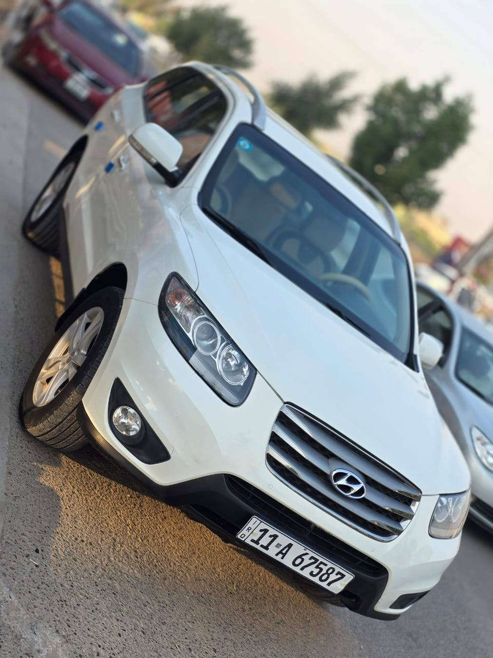 اسلام عليكم بيع او مراوس حسب القناعه 
سنتافي 2012 خليجي رقم بغداد باسمي محرك 6 سلندر سبعه راكب 3 قطع تبريد بصمه فتحه تبريد بيانو كشن كهرباء فول 1/1مكفوله من الصبغ والتبديل والفتح بيهه بارد بسيط 
السعر 157 مكاني بغداد الوسفيه للاتصال ***********
