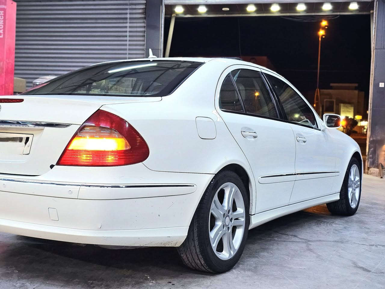 السلام عليكم
مارسيدس E350
موديل 2007
رقم أربيل بأسمي تحويل مباشر
داخل جلد
كشنات كهرباء خزن
فتحة
شاشة
تحكم ستيرن
ماشيه127
السياره جديدة مكفوله عدا أقل ربع باب خلف السائق صبغ
المكان الفلوجة.
للأستفسار. ***********
