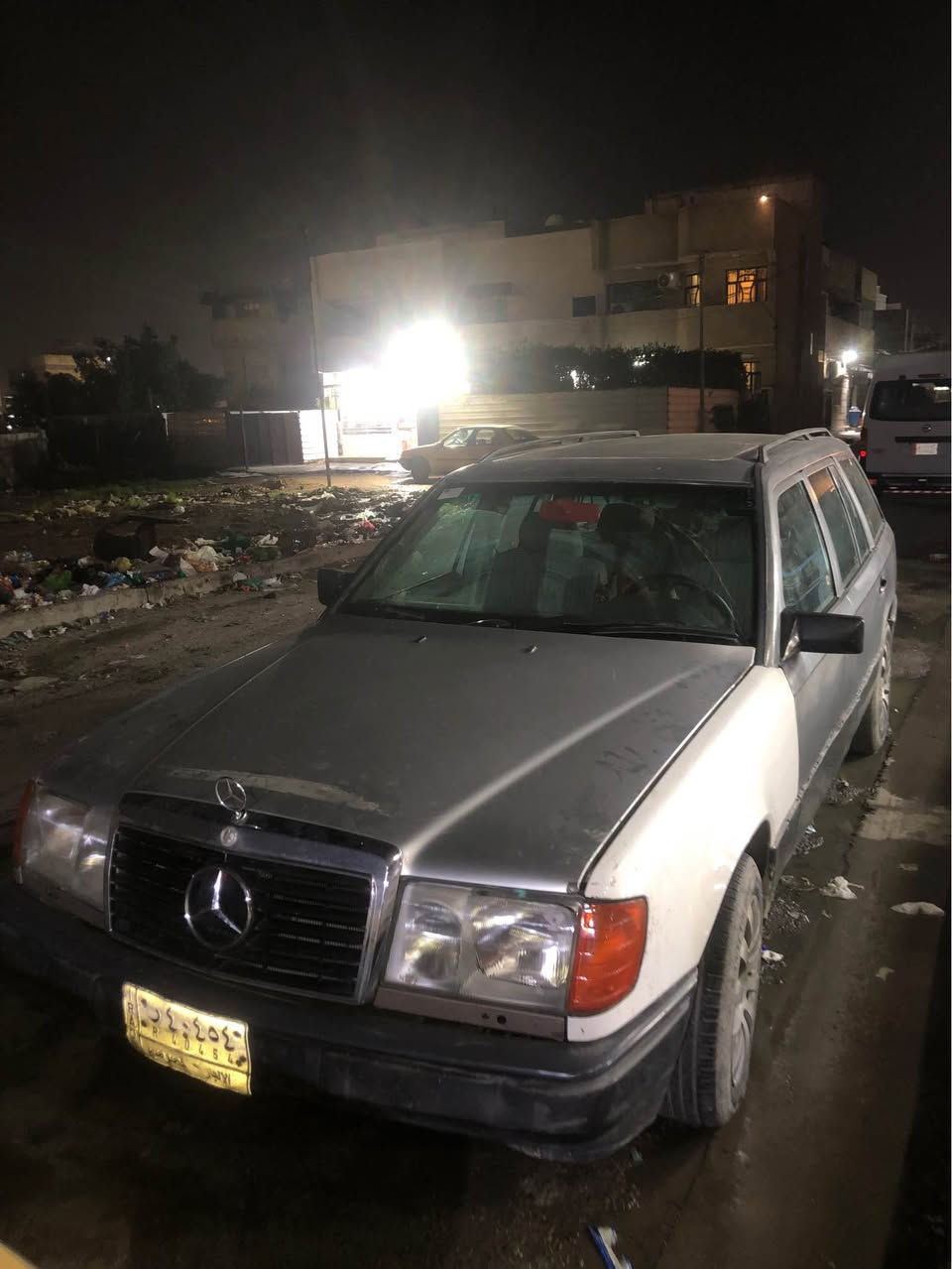 مكينه وكير محور بطه كاردن خلفي جديد شيال جديد السياره صارت مشيها ناعمه وحلوه

السياره هاي حالتها مثل ما موضح بالصوره يحتاجلها ترتيب دواخل ونقوصات شويه بالخارج والمكينه نضيفه مابيها مشاكل ميكانيكية 

مكانها بغداد البلديات نهاية شارع المصرف

للتواصل *********** بغداد, العراق
