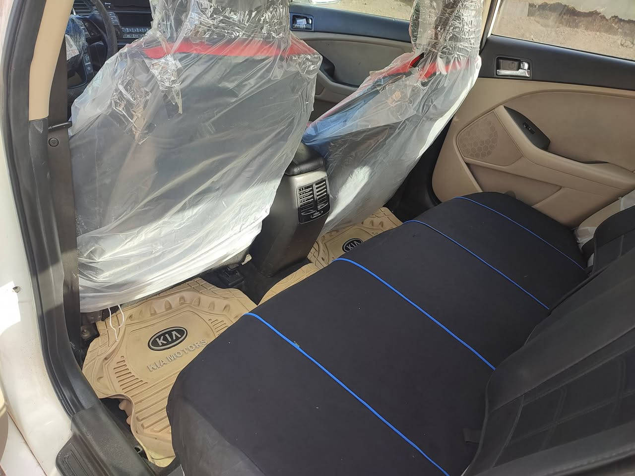 اوبتما 14خليجي مكينة وكير مكفولات مكينة 2000 بانزين  سيارة حلوة حدادية 80 بل مية كشر حلوة بي شوية بارد تخم تاير ويل جديد دواخل فول كهربائيات كل شغالة كص بيها ارقام وسنوية وهزة وشاصي وبليتة مطابق سنوية 2030  بيع او مراوس مكاني ديوانية السعر 47 وبيها مجال ***********
