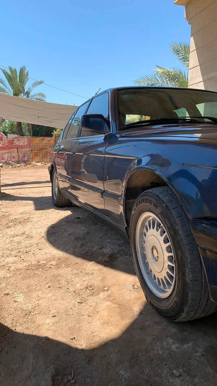 بي ام 37 ورقة 6 سلندر 3,500 سيسي (3,5L)
من رخصة الاخوة الادمنية 
بي ام موديل1989
الفئة الخامسة 735
محورة گير رانج
بدن نظيف 
صدرهه ممتاز 
كشن سايق كهربائي شغال
غرفة داخلية جيدة 
داخلهه محرك گير الخ نضيف ومرتب
اصولية تحويل مباشر سنوية عظم عاج 
لغاية سنة 2028
اذا مهتم اتصل 

مكاني الانبار 
***********
موجود بي واتساب اذا تحب 
الماسنجر مغلق
