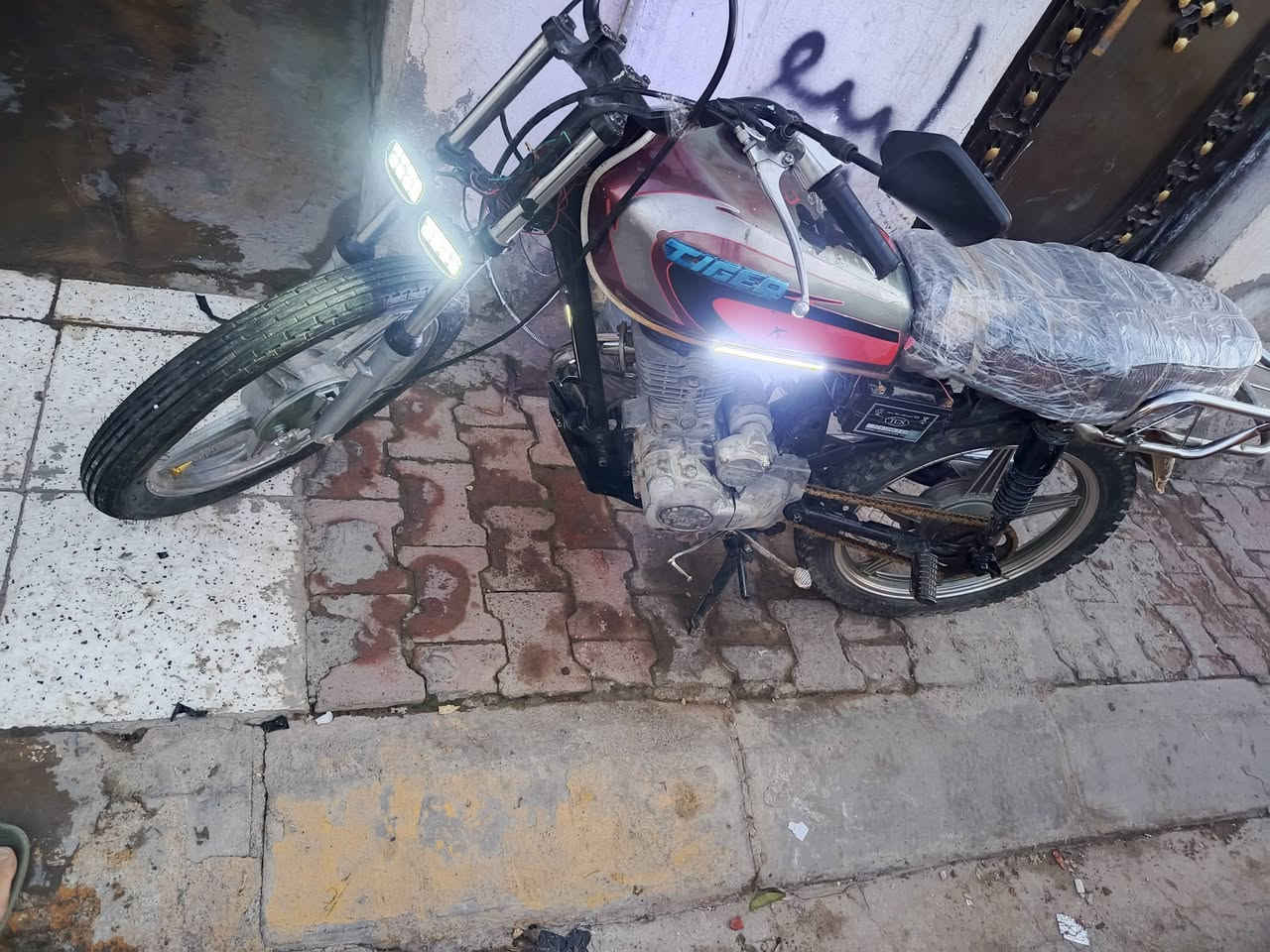 اسلام عليكم دراجه جني موديل 17 دبلات اجدام بيهن عواج اي عيب ما بيه مراوس بدراجه حربيه اربع كير شعندك نزله


**إذا كنت صاحب هذا الإعلان وتريد حذفه لأي سبب، رجاءا أرسل رسالة إلى الدعم الفني**