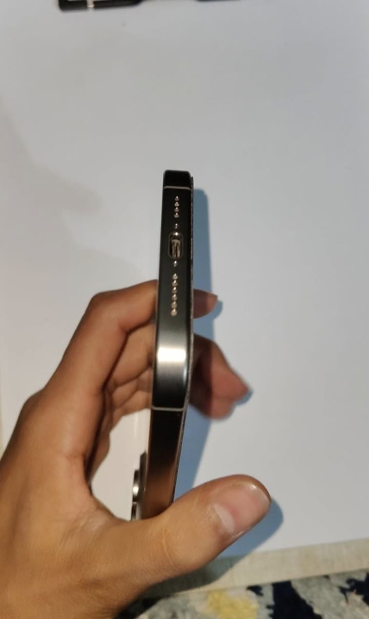 سلام عليكم
للبيع آيفون 15 برو ماكس 

شرق اوسط دبل خط 

بطاريه 90

كامل ملحقاته 

جهاز نضيف ما بيه شخطه وحده 

و علئ الفحص جهاز لا مفتوح لا ملعوب بيه 

مكاني نجف حي الانصار 

موجود مازنجر و علئ واتساب ***********

السعر : مليون و 100 و بيه مجال
