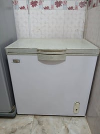 ثلاجة • للبيع