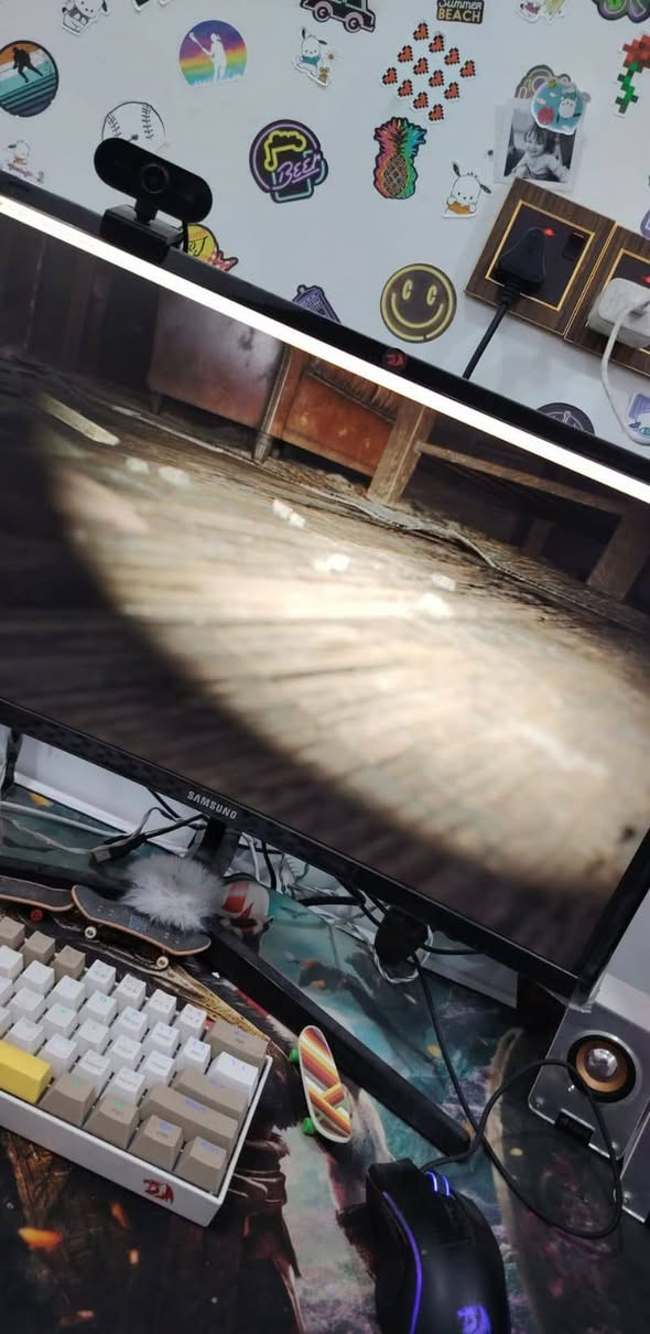 السلام عليكم اخوان هاي الحاسبه للبيع قيم بما يرضي الله كيس وشاشه نوع  dell
***********. واتساب 
وياهم سماعه وماوس وكيبورد ضوئي
