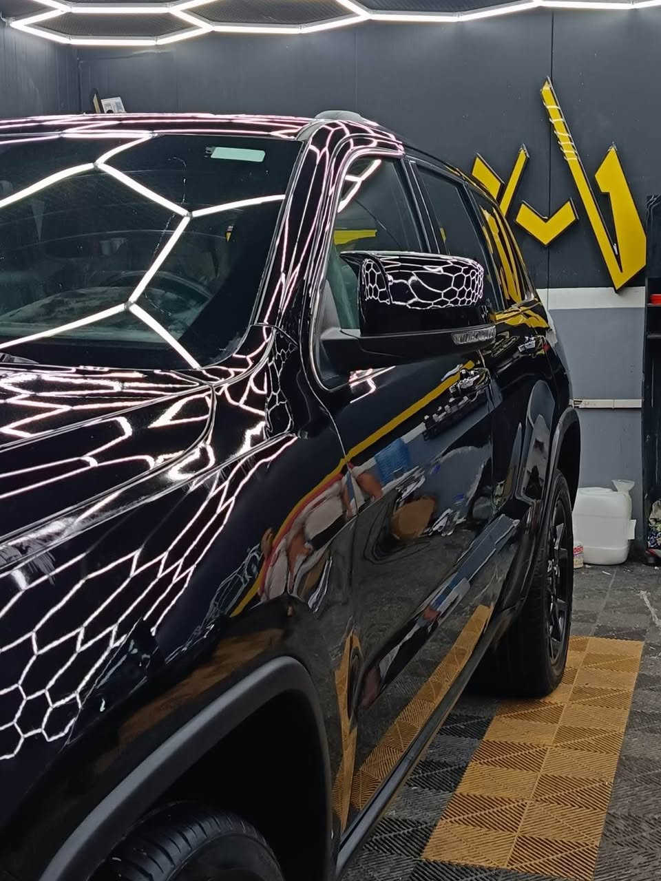 مكلف بالنشر ♨️
جيب كراند شيروكي 2020 لمتدد
 شاشة جبيرة ،،،شفتات ستيرن ،،،رادارات خلفي وجانبي،،، حساس خلفي ،،،،5 وضعيات قيادة من ضمنهة ROOK ،،،السيارة فور ويل هوكات سحب امامي وخلفي ،،،ا  داخل جلد جدا نظيف اوتو ستوب ،،،، صندوق كهرباء ⚡️ بجم زنون عالي وناصي وكشافات ضباب ،،،نقاط عمياء ،،تدفئة كشنات وستيرن وكراسي كهرباء ،،،داخل جديد اسود جلد  
محرك 6 سلندر  ممفتوح لوك وعلية ادامة كامله السيارة صدر جديد و جاهزة ومابيه اي نقص …
حادثهة جاملغ  كير مكينة مكفول السيارة باسمي وهزة جديدة 
بغداد سونارها مرفق بالصور 
السعر 210 وبيها مجال 
للاستفسار ***********
مكانه بغداد بغداد, العراق
