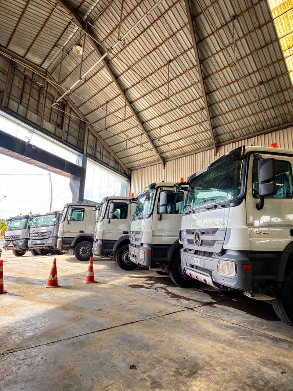 Mercedes Benz mixer -for sell . 
Comment for all information.


**إذا كنت صاحب هذا الإعلان وتريد حذفه لأي سبب، رجاءا أرسل رسالة إلى الدعم الفني**