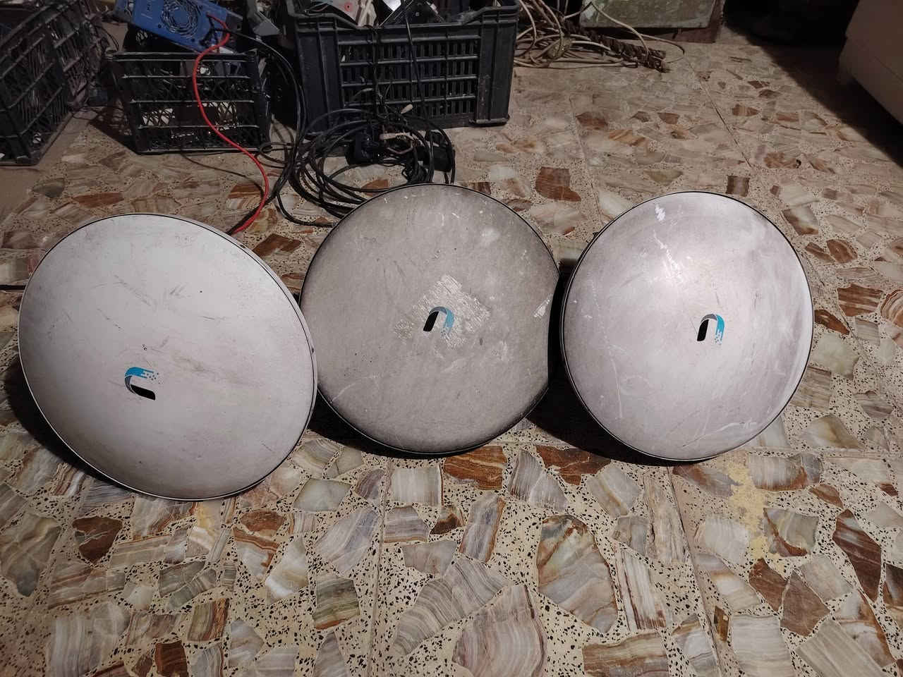 السلام عليكم
غراض انترنت مستخدم للبيع
سكاتر مني. ubnt مع الأسميات سعر القطعه ٣٥ الف
سكتر تيتانيوم مني متغير الزاويه  60 90 120 مع الأسميات سعره ٥٠ الف
دشات ٢٣ سعر القطعه ٥٥ الف
دش انتي نويز ٢٣ سعره ٤٠ الف
مكاني بابل وتوصيل موجود
للإتصال ***********
