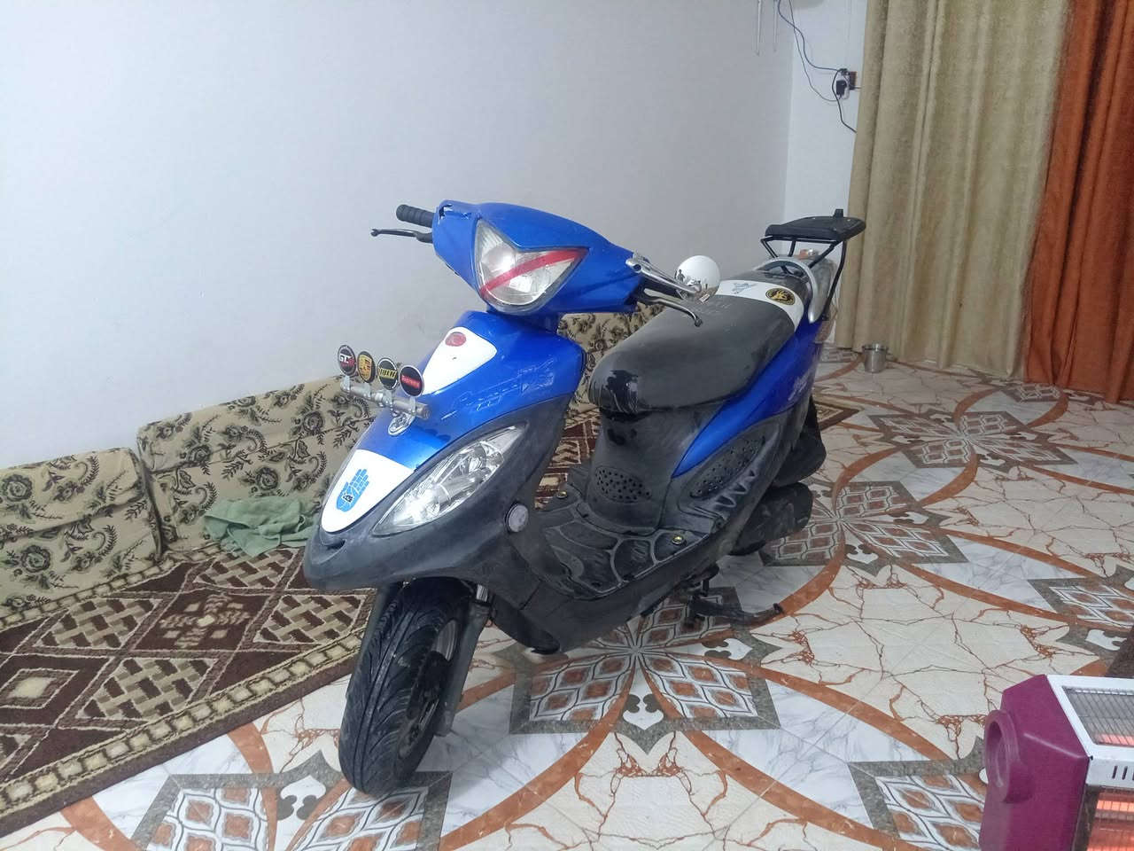 سلام عليكم كامكو 13البيع كفاله عامه قبل عشرين يوم طالعه من الرمبه السعر 800وبيه مجال مكاني الرفاعي ***********
