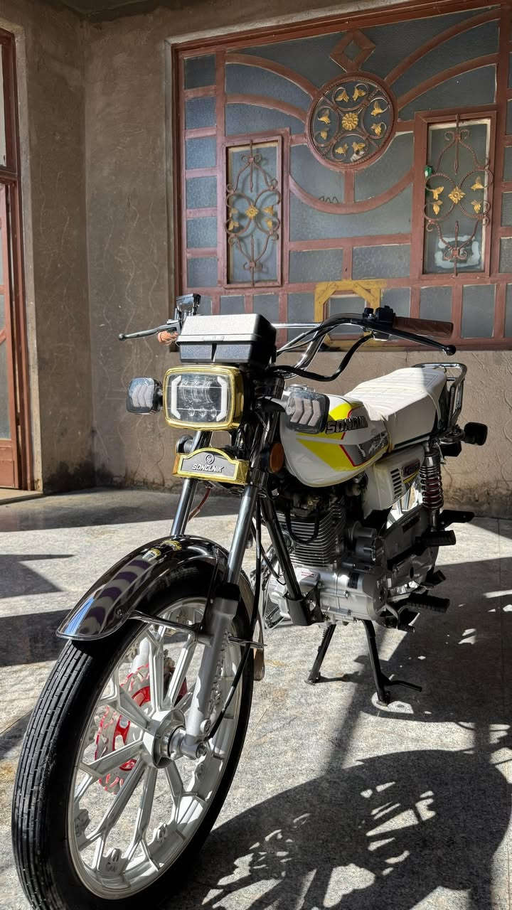 السلام عليكم دراجه للبيع
سافان موديل ٢٠٢٥اجدد من صور بعد مكاني الدوانيه الاسكان كفاله من البنجر السعر ٧٠٠وبيه مجال الاتصال ***********
