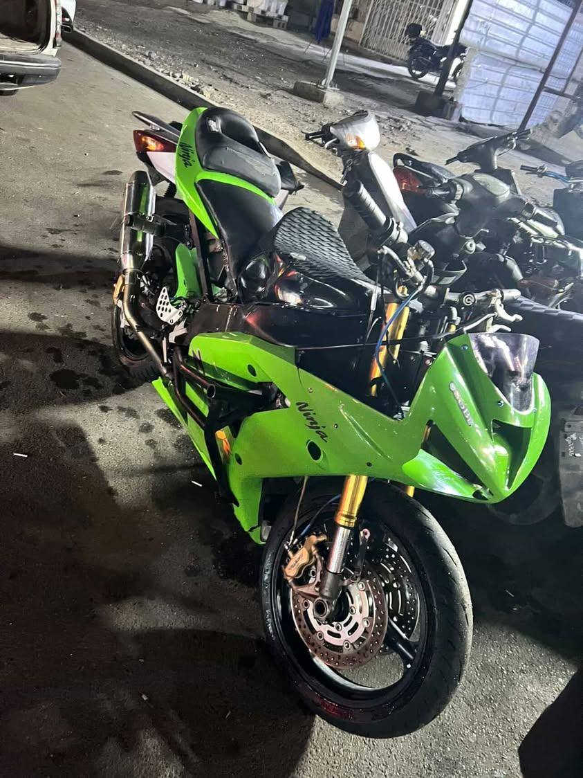 سلام عليكم دراجه كاوسكي الفين ٢٠٠٤دراجه حلوه مرتبه دراجه بيه صوت لو زنجيل لو ضاغطه دراجه ابيعه عل صوته دراجه شغاله حلوه سعر ١٥بيه مجال حك جيه عنواني بغداد حي العامل رقمي*********** ملاحضه من عده عنبار
