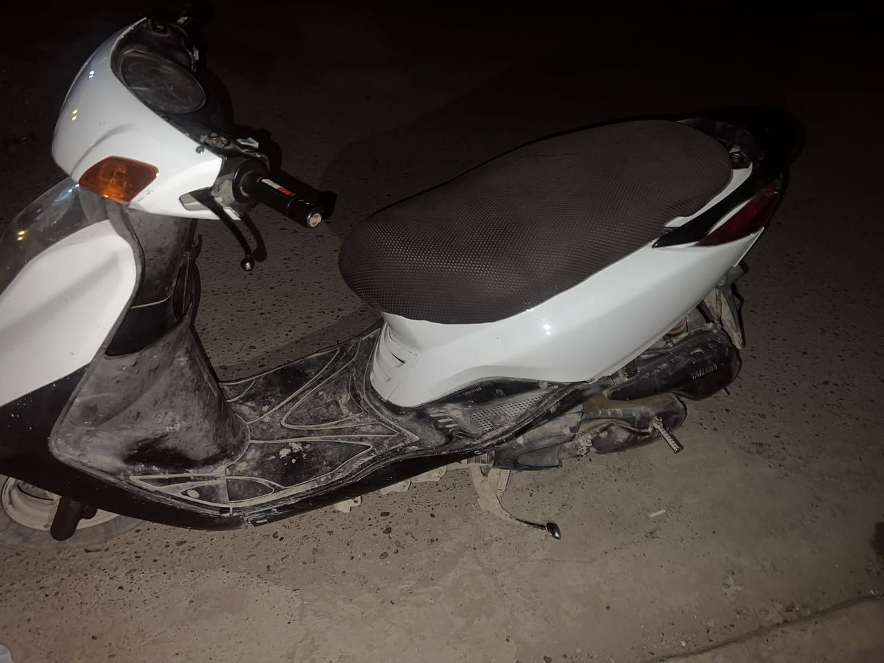 دراجه بريز معمره جديد للبيع دراجه نضيفه مكفوله ونواقصه بسيطه كلش هاي صوره وهاي تشغيلتها سعر 500 وبيها مجال شكو شي ابيض تجاري باقي اصلي ماصده اصليه متواجد واتساب ***********
