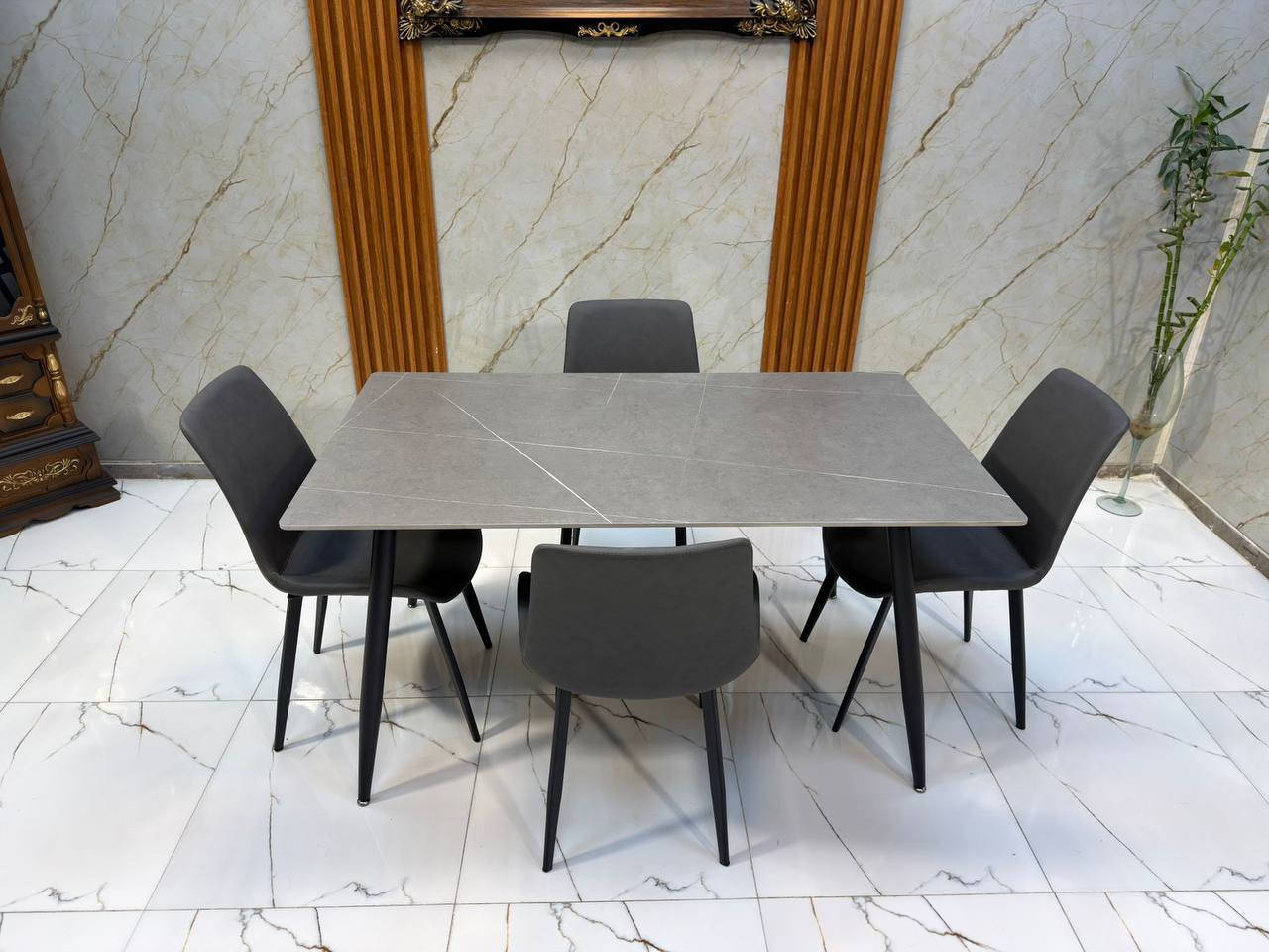 ميز طعام مرمر بورسلين ارجل حديد كشنات جلد

230  ميز 6 كرسي 
195 ميز 4 كرسي


**إذا كنت صاحب هذا الإعلان وتريد حذفه لأي سبب، رجاءا أرسل رسالة إلى الدعم الفني**