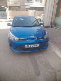 كيا ريو للبيع وارد أمريكي حادث جدا بسيط وموضح بالصور السياره بصمه تشغي...