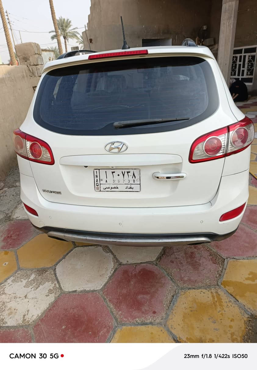 السلام وعليكم سنتافي للبيع موديل 2012 سياره جديده ماكينه وكير كفاله ماكينه 6 سلندر سياره كلش حلوه فول مواصفات وجاهزه رقم بغداد تخم تاير جديده تبريد ثلج شاشه وبيها قطعتين باب الصدر وجاملغ سعر 138 وبيها مجال المكان بابل القاسم رقم الهاتف. ***********
