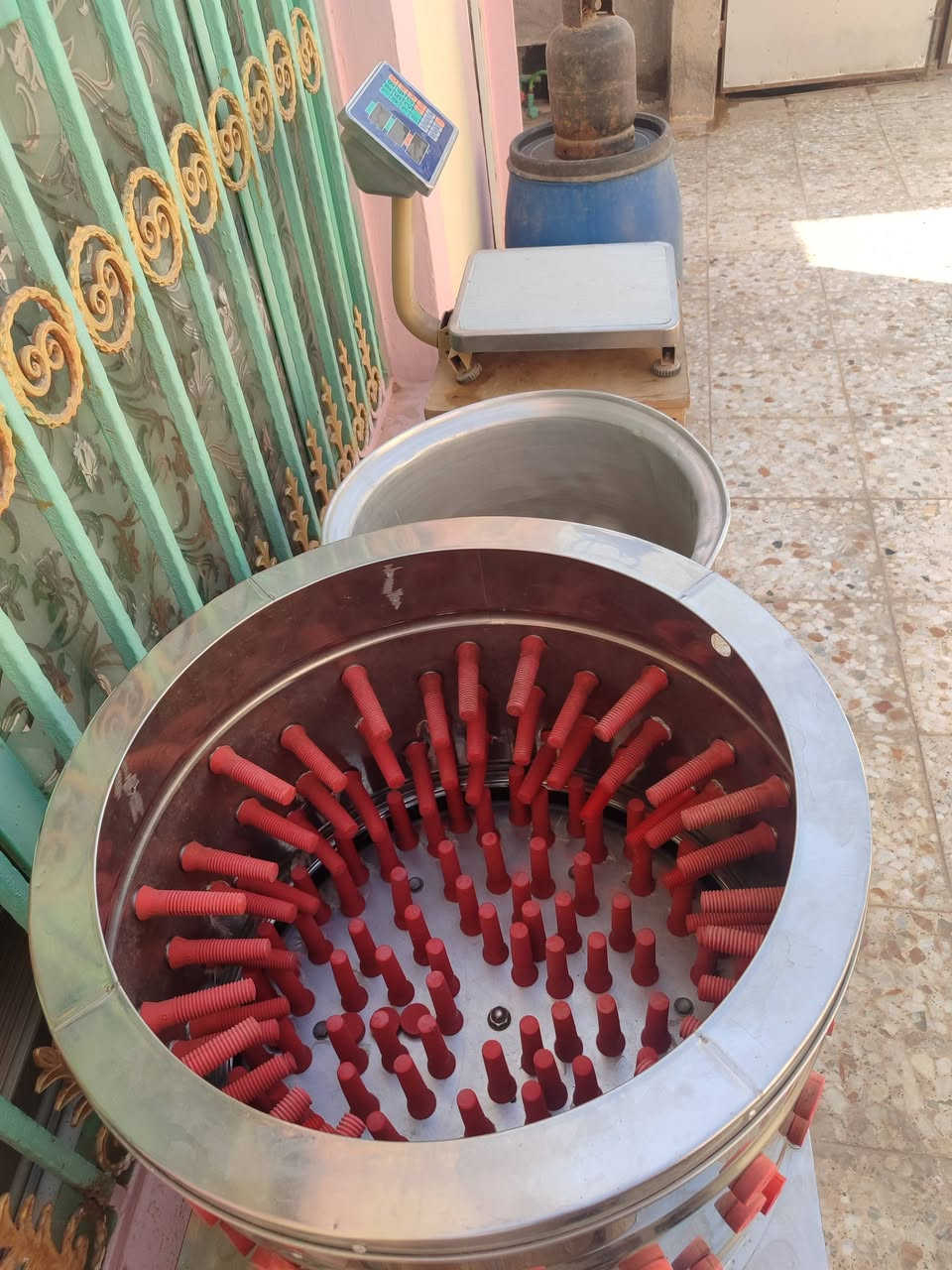 سلام عليكم غراض جديده كله عل فحص الله شاهد 
صاره شهر بس حصل محل گبل تفتح الله شاهد مكاني نجف هاذه رقمي ***********
