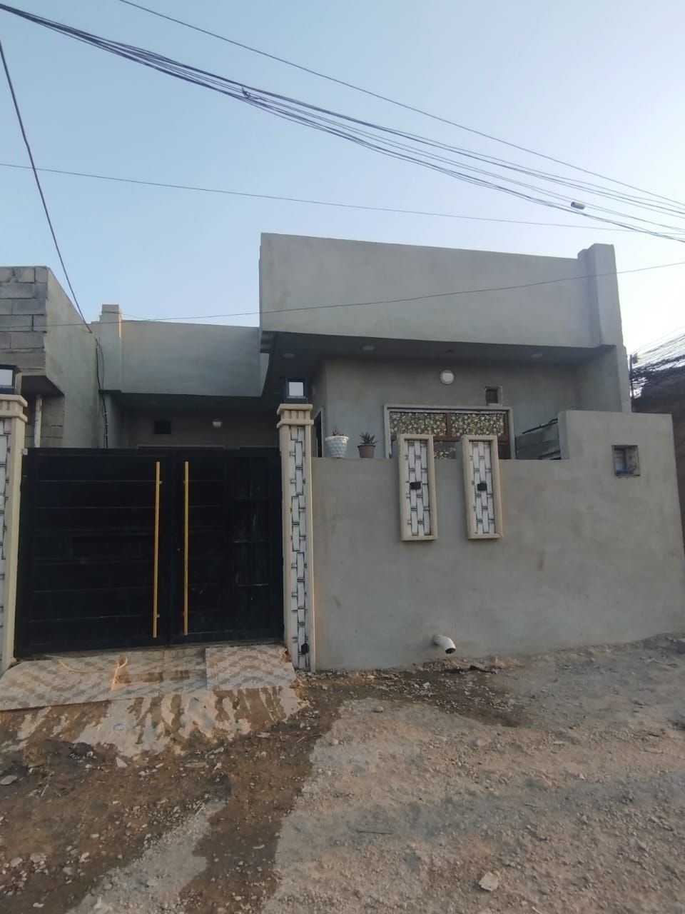 🏠 بيت للبيع في القوسيات، خلف أسواق أبو علي.
- المساحة: 160 متر
- الخدمات: كامل الخدمات
للتواصل: *********** (واتساب أو مكالمة)
