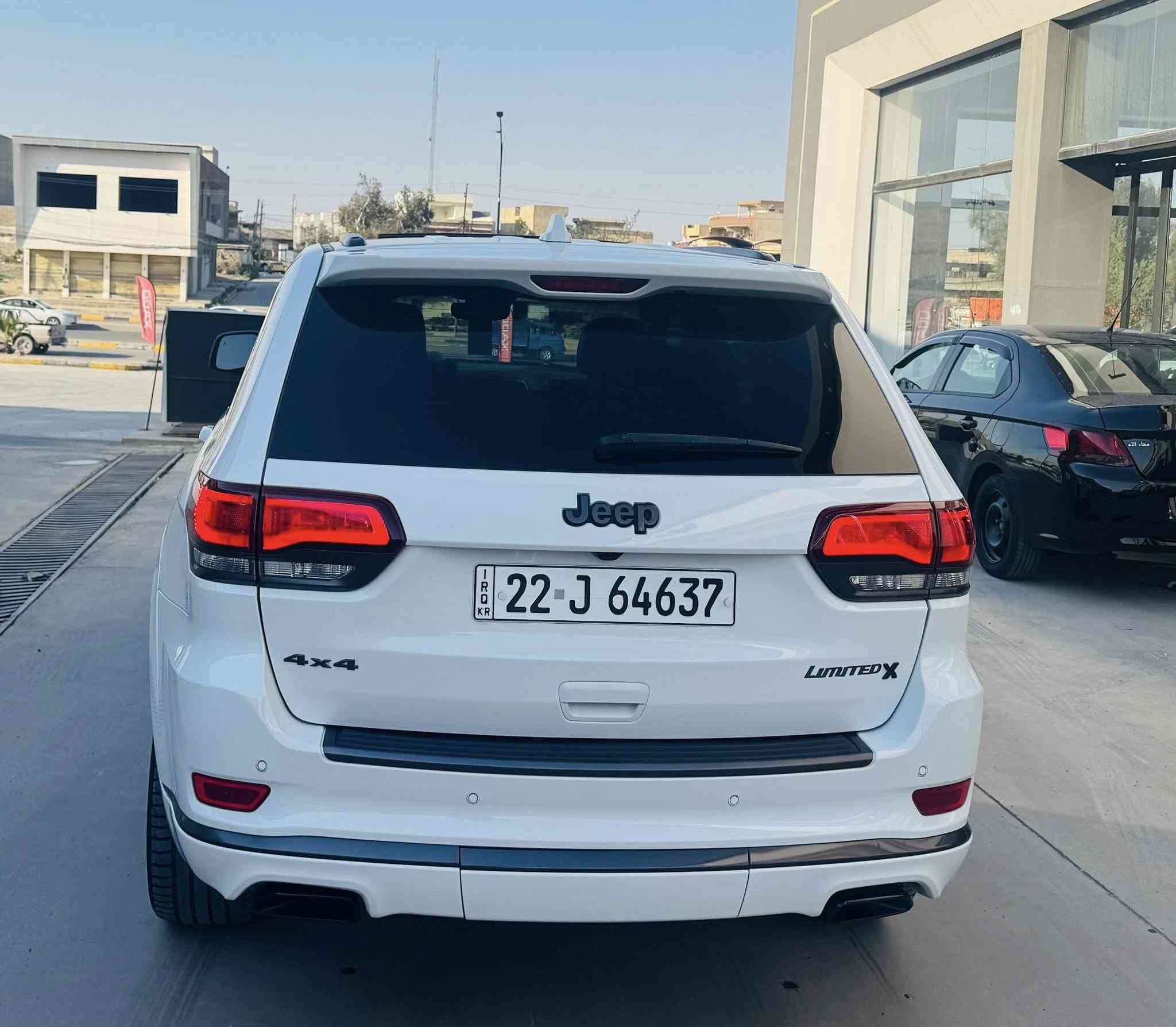 للبيع جيب موديل 2018
لميتد اكس "يعني اعلى فئه بالجيب وطبعن السياره جكات و3 شاشات كشن تبريد والسياره 6سلندر وفول الفول من الاخير ما حاجه اكتب مواصفاتها الي يعرف بيها هو يعرف مواصفاتها السياره كلين تايتل من الدعاميه للدعاميه سعر 3 دفاتر وبيها مجال للشراي 
للاستفسار ***********
او ***********
