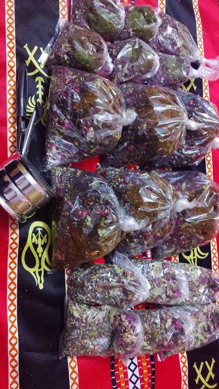 سلام عليكم توفر يمنه بخور عرب مخمر درجه اولى وهاي المكونات مالته 
ورد
جاوي
بخور مخمر اسود
ياس
كزبره
زيوت عطريه
مسك صدف
بخور الوان مخمر
بخور شخاط
كلشي مخلوط مخمر
مختوم بالآيات المباركه 🪬🧿سعر الكيلو ب15 الف الحجز عبر الواتساب ***********
