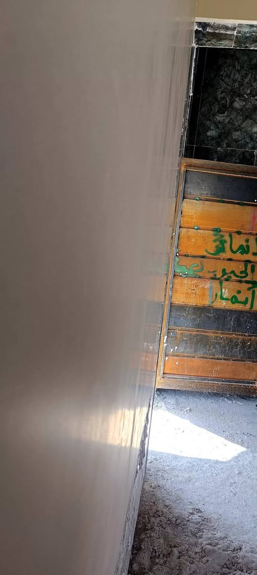 سلام عليكم يوجد كادر لبخ جص من الموصل متر ب 3 شغل من اخ لخ شرط مساطر حايط جام وين تريد شوف شغلي حاضر اني اسطوات 5 وعمال 5 البيت ايام 3 نضيف وسرعه  رقم الهاتف ***********/***********
