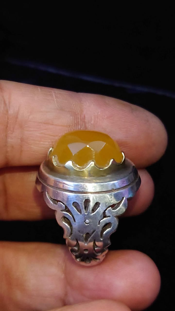 عقيق يماني صياغة يدوي السعر 60الف العنوان بغداد زعفرانية فضه 925الهاتف *********** بغداد, العراق

