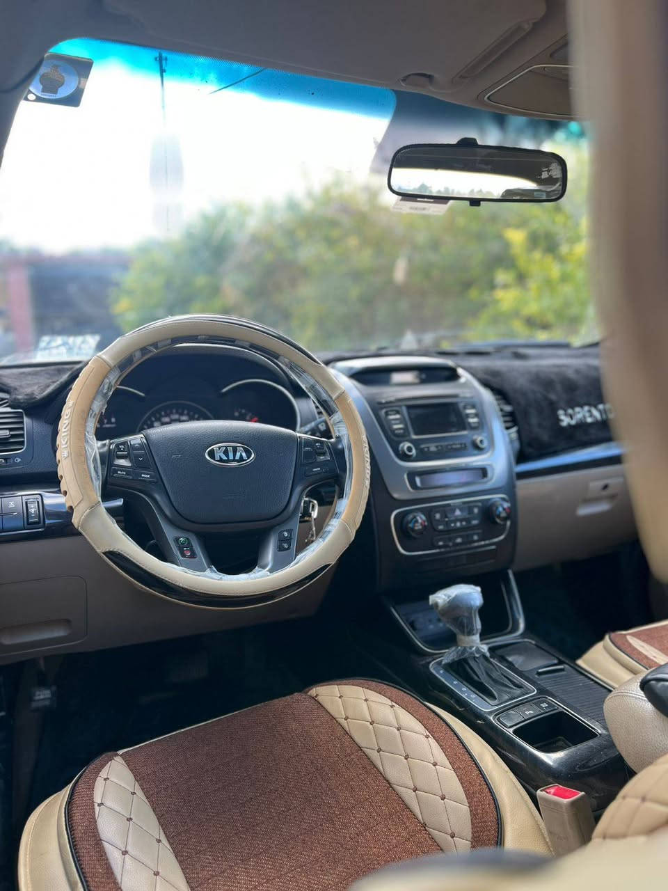 اسلام عليكم للبيع سورنتو خليجي موديل ٢٠١٤محرك ٦ مبدل بيه كازكيت شرط سبعه راكب تبريد ثلث قطع فول مواصفات بنرامه فتحه سياره كلين بيه بارد شويه موجود بسونار مع اصور  رقم صلاح الدين دولي بسمي  اسعر ١٧٨ وبيه مجال هاتف و*********** و*********** المسحك
