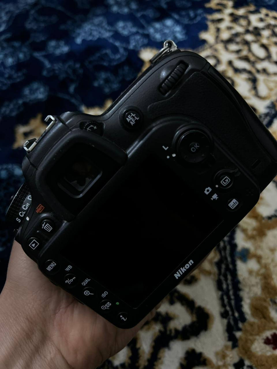 للبيع كاميرا Nikon D7100
المعالج: EXPEED 3
 • معالجة الصور بسرعة
 • تقليل التشويش في الإضاءة الضعيفة
 • تحسين الألوان
• حجم الشاشة: 3.2 
 • الدقة: 1.2 مليون نقطة
 • الشاشة غير لمس


**إذا كنت صاحب هذا الإعلان وتريد حذفه لأي سبب، رجاءا أرسل رسالة إلى الدعم الفني**