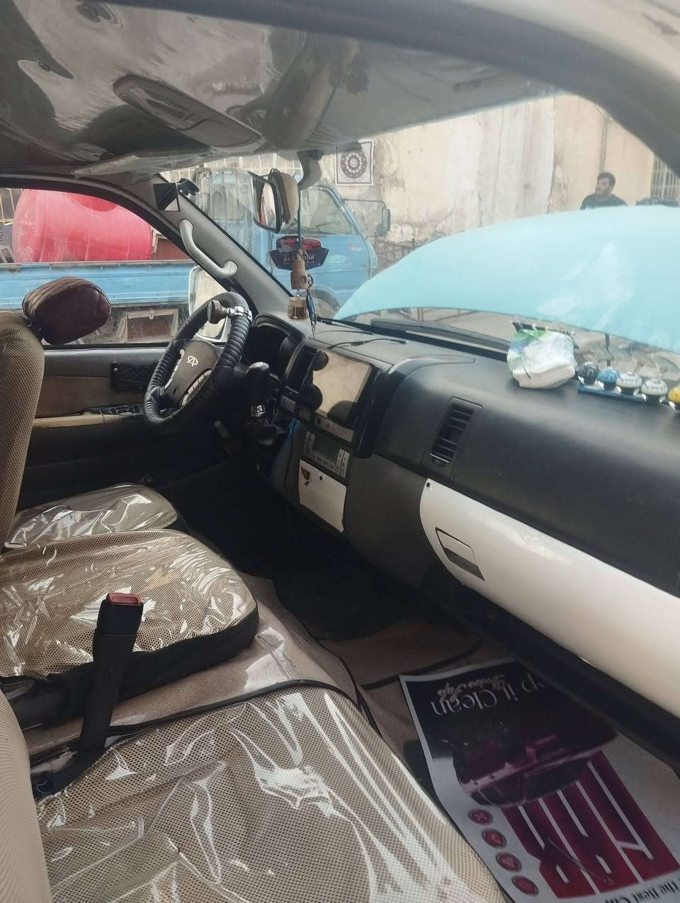 السلام عليكم عندي شيري للبيع موديل 13 مكينه 3000 سعر 80 وبيها مجال قليل ورقمها كربلاء رقم هاتف ***********
