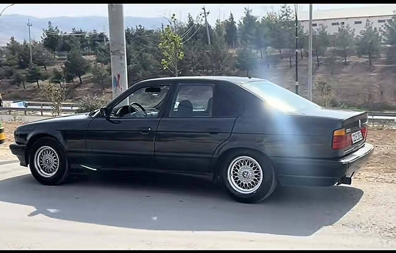 BMW 1992 520 گێڕ عادی،تەبرید،جوار جام کارەبایی،سەیارەکە هیج لێدرانی نیە گێڕ و مەکینە وئەکسل وکارەبایی و تەبرید بەشەرت،2وەرەقە غڕامەی لەسەرە دوای مامەڵە دەیگەڕێنمەوە،وەکالە وبەناوکردن و بەشەرت
ژ.م خاوەنی// ۰۷٥۱۲۱٨٤٤٦٥ أربيل, العراق


**إذا كنت صاحب هذا الإعلان وتريد حذفه لأي سبب، رجاءا أرسل رسالة إلى الدعم الفني**