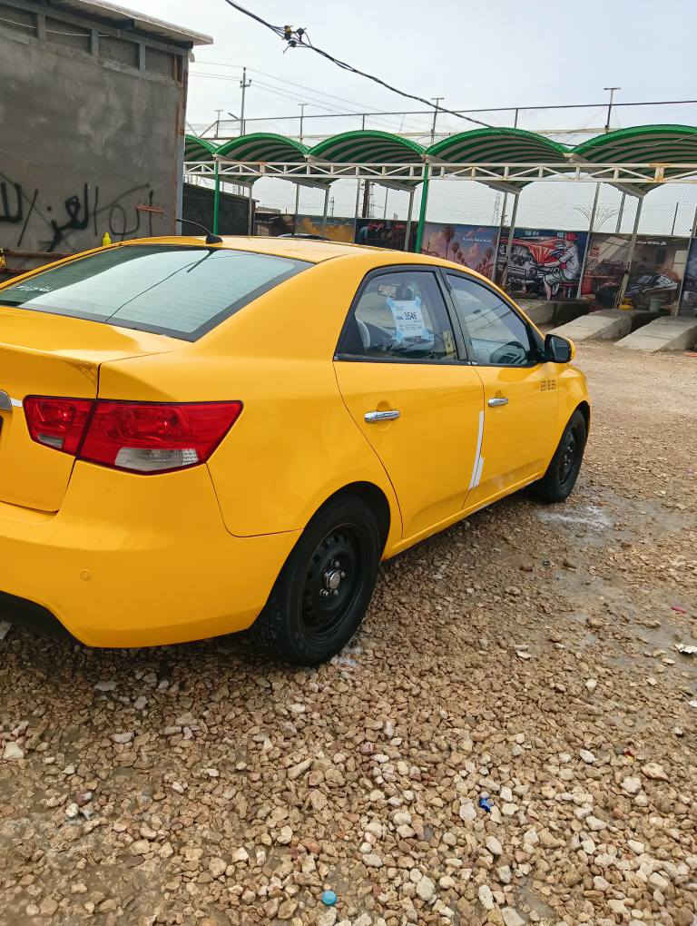 السلام عليكم لبيع سيراتو 12خليجي مكفول من الضربه كير مكينة حداديه تبريد جاهزه رقم قادسيه انكليزي بسمي مداور ثاني يوم مكينه 1600  اي استفسار عله رقم ***********  مكان السماوه
