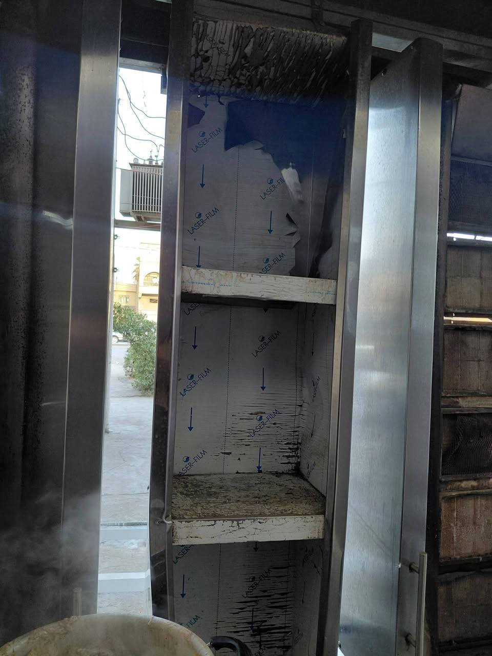 سلام عليكم شوايه كص دبل ام الثنين سلايت بيه نقوصات خفيفه شغاله ع الفحص وبيه مخزن جوه تفصال مو جاهزه تكمه وحديد قوي وثكيل متروكه صار فتره ابيع على حطته ٤٠٠ وبيه مجال قليل مكاني بغداد الدوره شارع٦٠ 
*********** هاذا رقمي
