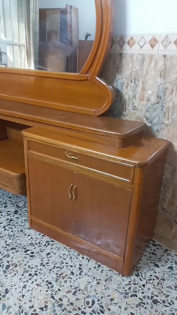 ميز تواليت صاج تزكام داخل وخارج مستعمل عرض مترين ارتفاع 80سم عمق40سم السعر 150 وبي مجال العنوان بغداد حي الإعلام سوق اميمه  حي الشباب نهايته الشارع فرع ماركت فريش موبايل عراقنا وتساب بي 
*********** 
***********
يوجد توصيل غير مجاني داخل بغداد فقط
