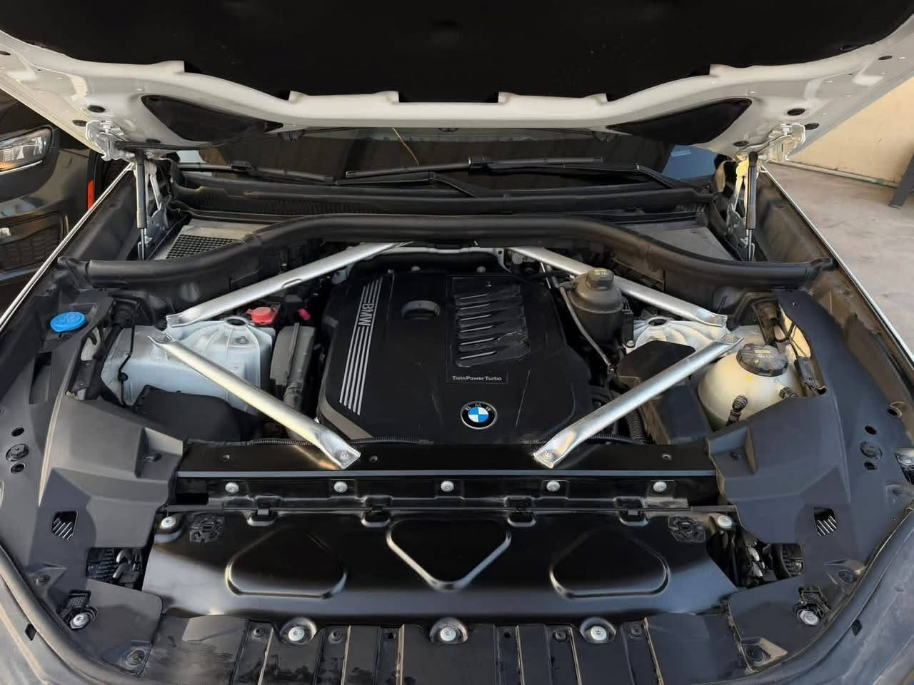 السلام عليكم
BMW x5 2022
كلين تايتل
 
صفر شركة العروش / اربيل 

مغلف ppf ، بدون أي حادث بحالة الوكالة 

المكان سليمانية 

السيارة بأسمي تحويل الوكالة بنفس اليوم

سعرها كاش فقط ٥٨ ألف دولار

***********
