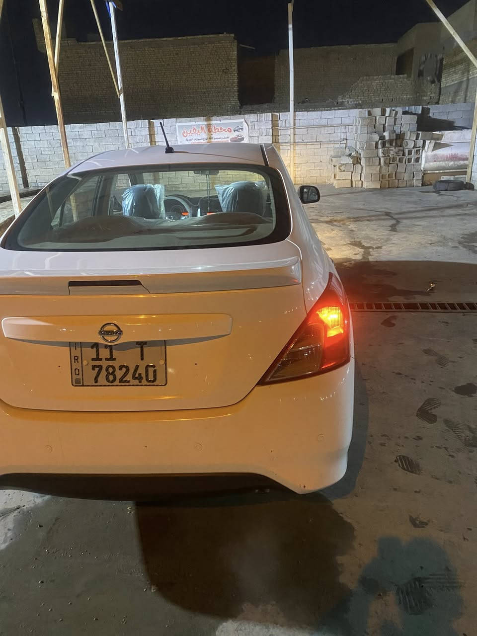 السلام عليكم 
سني موديل 2019 سياره كفاله 
ام البليته الزركه كير ومكينه مال شركه بعدهن بلعلامه 
بيها جاملغ خلفي قليل صبغ كد شبرين 
مكان السياره بغداد 
السعر 105
رقم الهاتف ***********
