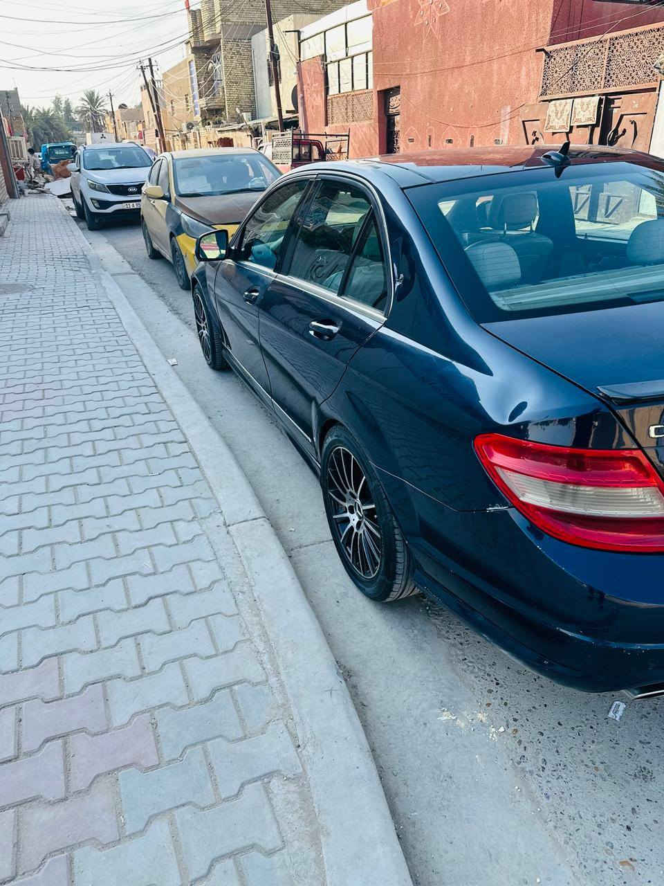 سلام عليكم سياره مارسيدس لبيع او مرواس موديل ٢٠٠٩ سياره فول موصفات بنوراما بصمه أبواب سياره وارد امريكي حادثة جاملغ وربع من الباب مامبدل للإستفسار والاتصال على رقم *********** مكان بغداد الشعله السعر ١٢٥ وبيه مجال
