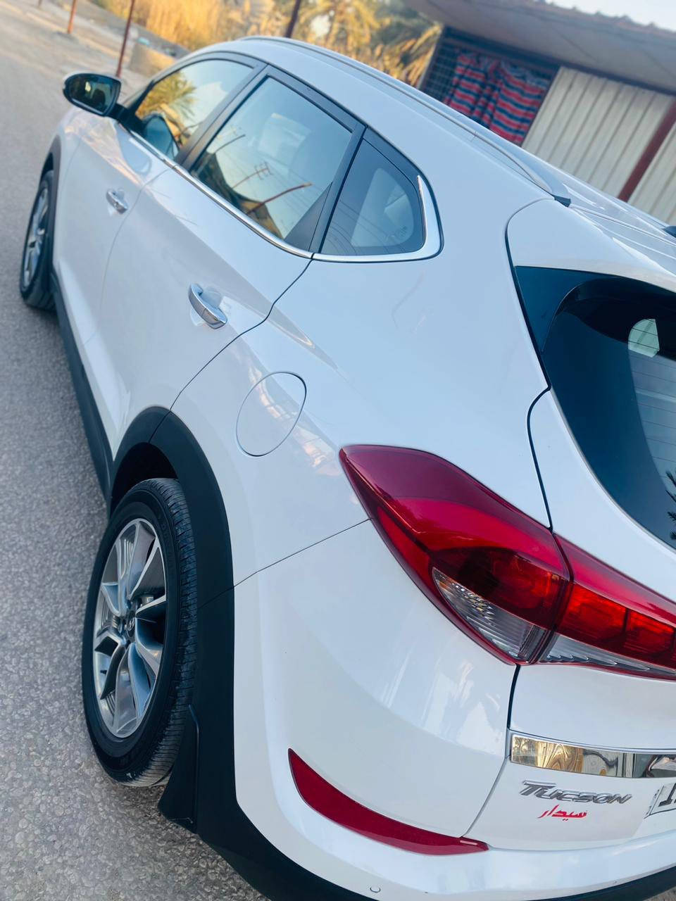 سلام عليكم
توسان 18
رقم بغداد انكليزي 
سياره مكفوله كفاله عامه 
  محرك 2000
سياره ماشيه 125
كامره اماميه
حساسات خلفيه 
كامره خلفيه 
سايد بريك رجل  جلد 
چكمجه ثلاجه
مكان السياره بابل قرب شركه الرنا
رقم:  ***********
***********
