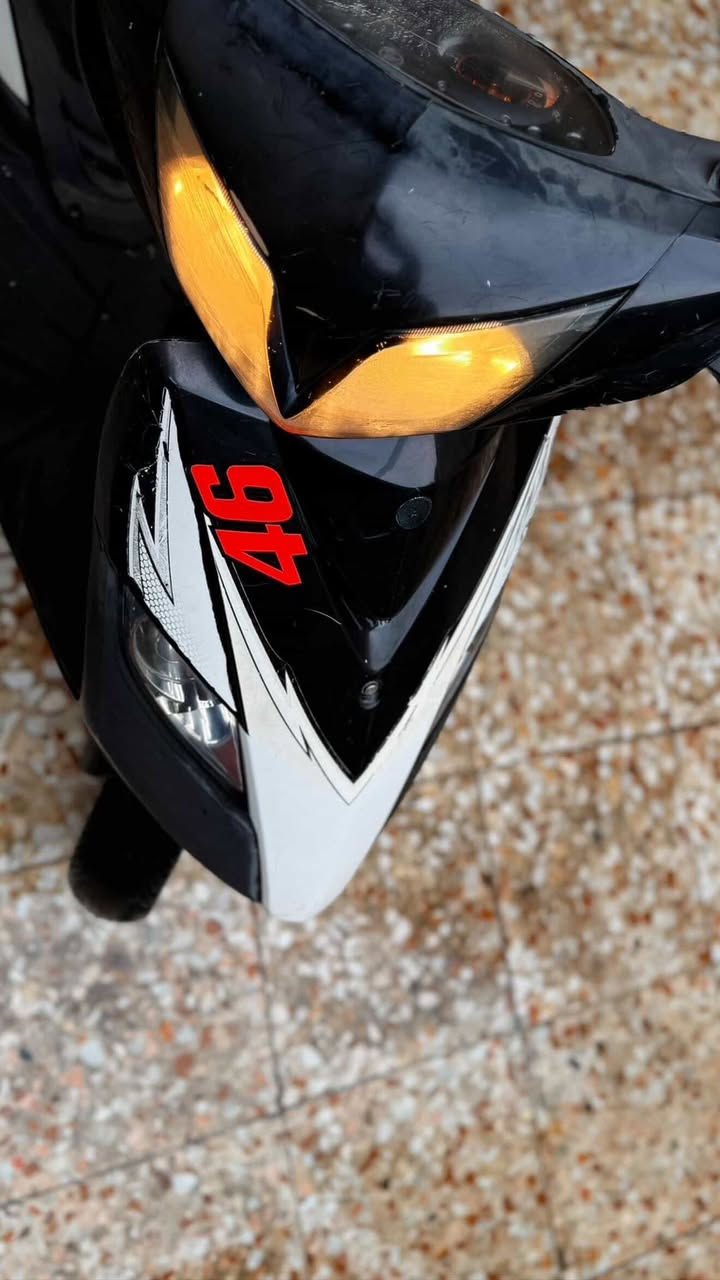 السلام عليكم دراجة نوع ثعلب للبيع الدراجة خير من الله شلعه ومعدل المكينه بلاد ما مفتوحة الكفرات نضيفة دراجة تخبل بالعافية عالياخذها السعر خاص♥️رقم***********
