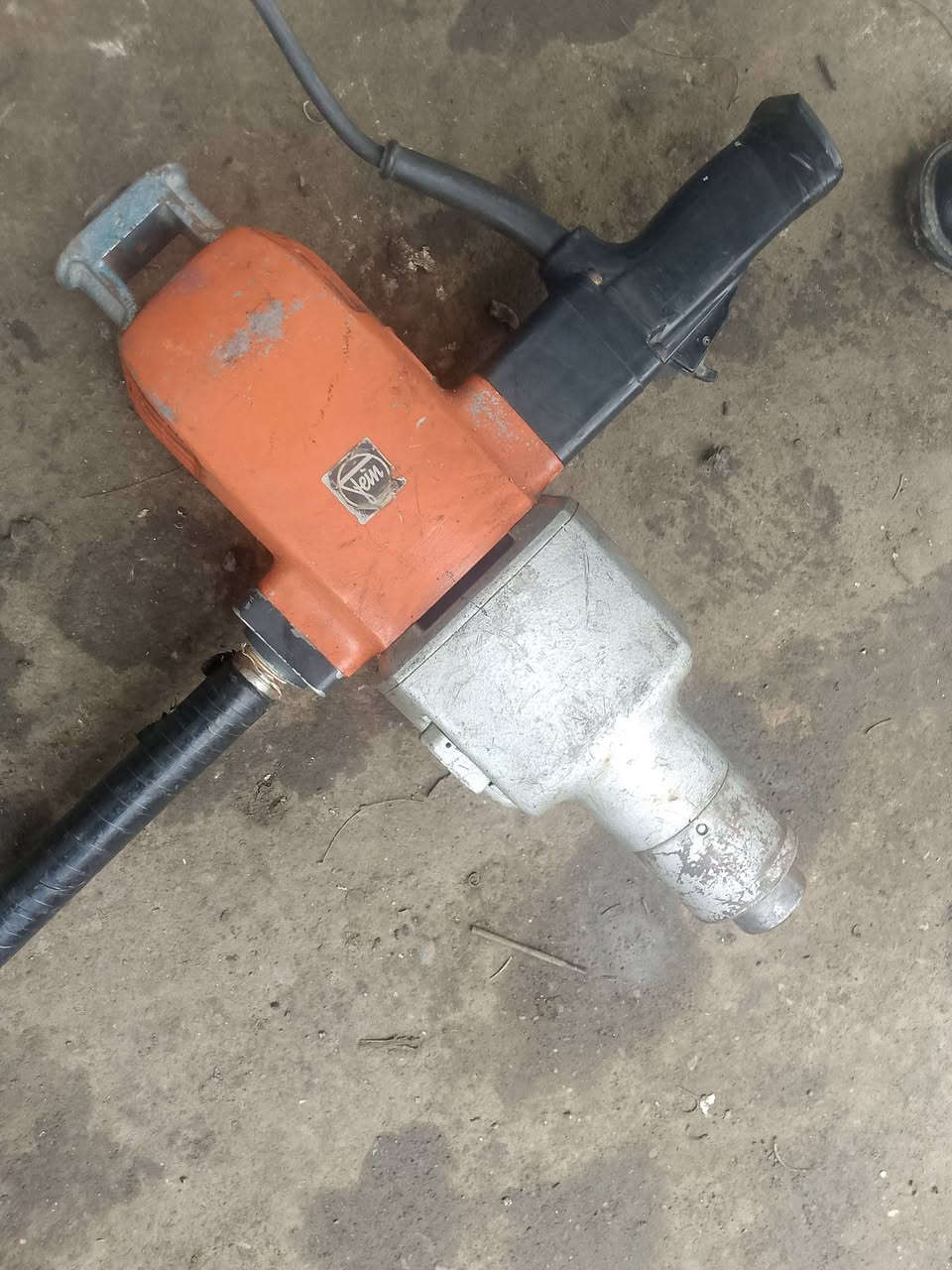 للبيع دريل نظيف ما بي اي تصليح متروك من أيام زمان الماني الموصل السعر 250 الف اكو توصيل وات ساب *********** ***********
