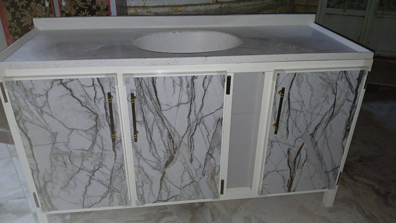 وجبه جديده سنك متر ونص مرمر جديد غير مستخدم
جزامه ارتفاع متر و٢٠ 
***********
