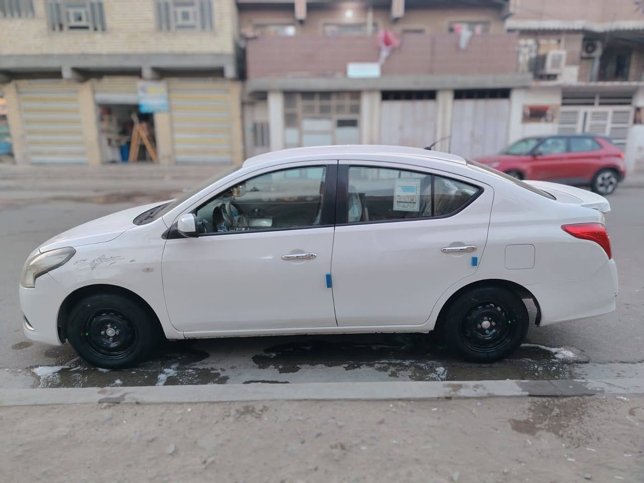 السلام عليكم نيسان صني للبيع بليته زركه موديل ٢٠ راعيه بغداد تخم تاير جديد صدر جديد السياره بيه بارد
مكاني الشعب رقمي *********** السعر ١٠٥ وبيه مجال
