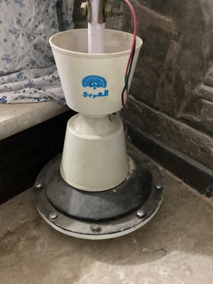 مراوح اثنين للبيع درجة أولى وياهن الريش مالتهن واستخدام مو قوي السعر ٢٥ الوحده وبيهن مجال بيهن مجال  وهذا رقم ***********
