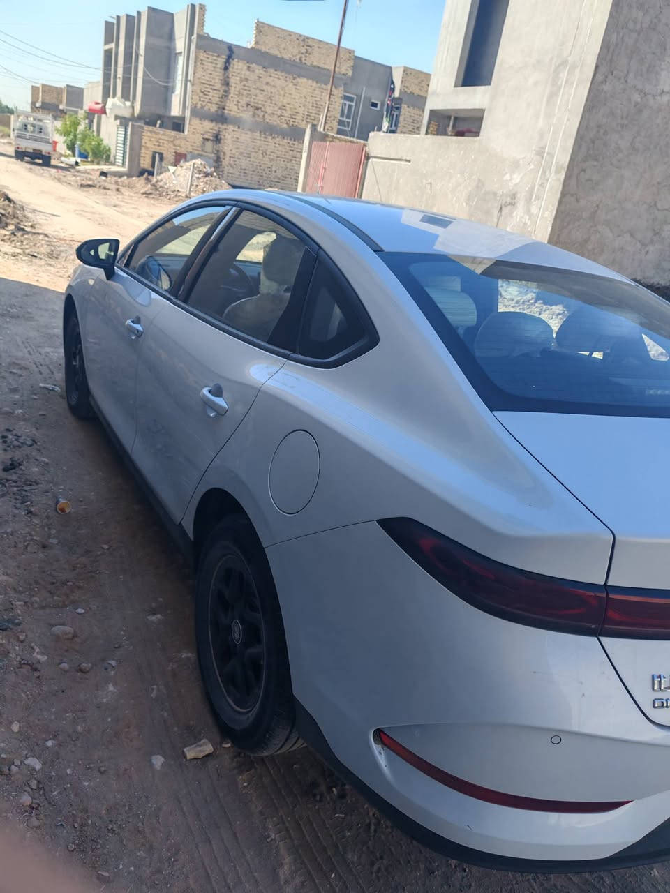 BYD كامل مواصفات عدا الفتحه 2025 ماشيه 5000
مكفولة بيها رصعة بلباب السيارة بأسمي 
#للبيع
السعر 19 مليون ونص بيها مجال للشراي
***********
مكاني حلة بابل
