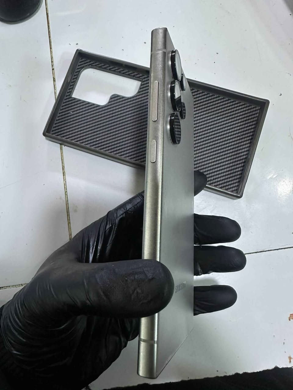 S24 ultra titanium grey 256gb ram 12gb rom 
مۆبایلێ پاکە کارتۆنی لەگەڵ نییە شاحنەی ئەسڵی ڵەگەڵە لەگەڵ کەڤەر و درعی کامێرە نرخ 870 هەزار كركوك, العراق


**إذا كنت صاحب هذا الإعلان وتريد حذفه لأي سبب، رجاءا أرسل رسالة إلى الدعم الفني**