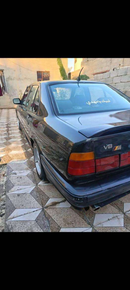 سلام عليكم بي ام 1991 بغداد سنويه منتهيه  ومكينه جديدة توها مشدودة حجم 40 المرغوبة جديده شرط جديده كارتون  بدون حادث ما عدل المدكر الامامي طخه خفيفة ترايها لاربيل بس الكير الحساس عطلان التحويل تخابرني وتدلل عنواني البصره امن الداخلي  سعرها 48 للمراوس والبيع *********** Singapore
