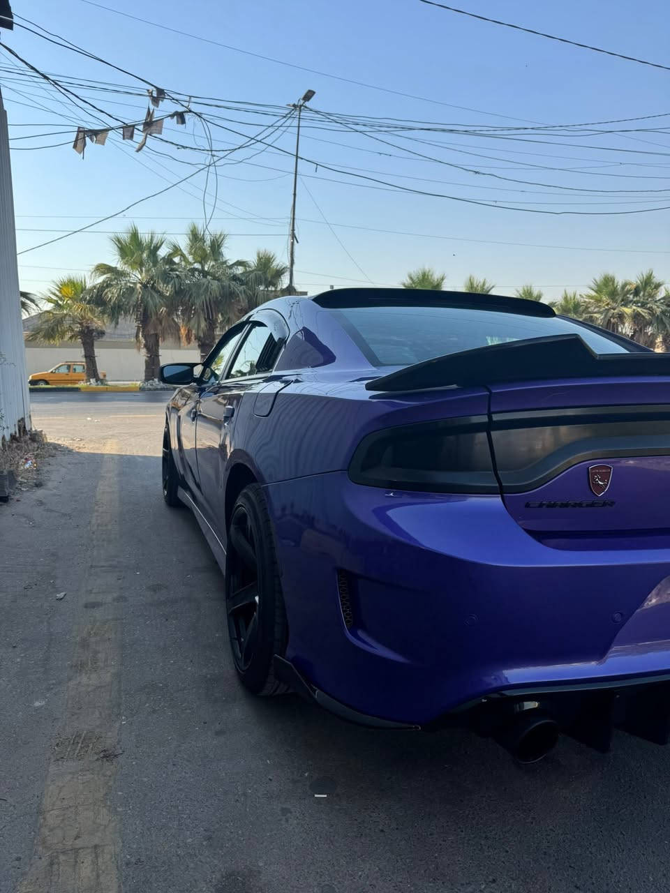 السلام عليكم

دوج تشاجر  2019 SXT ماشيه 90mi  
الون بنفسجي 
رقم بغداد 

السيارة حادثة جاملغ امامي وباب السايق فقط سيارة محدثه GT

شاشة وسط
كشنات حضن + كشنات تدفئه + ستيرن 
تشغيل عن بعد نظام سبورت
سستم صوت 
حساسات خلفية
وبعد بيه مواصفات 
تحديد مسار  تخم تاير جديدة انتاج 2026 منضومة بانزين جديدة عدسات زنون 

ولا كلوب مشتغل بدشبول
تبريد راديترات على وضع الشركة 
السعر 193 

مكان السيارة :بغداد دورة 

للاستفسار: ***********
