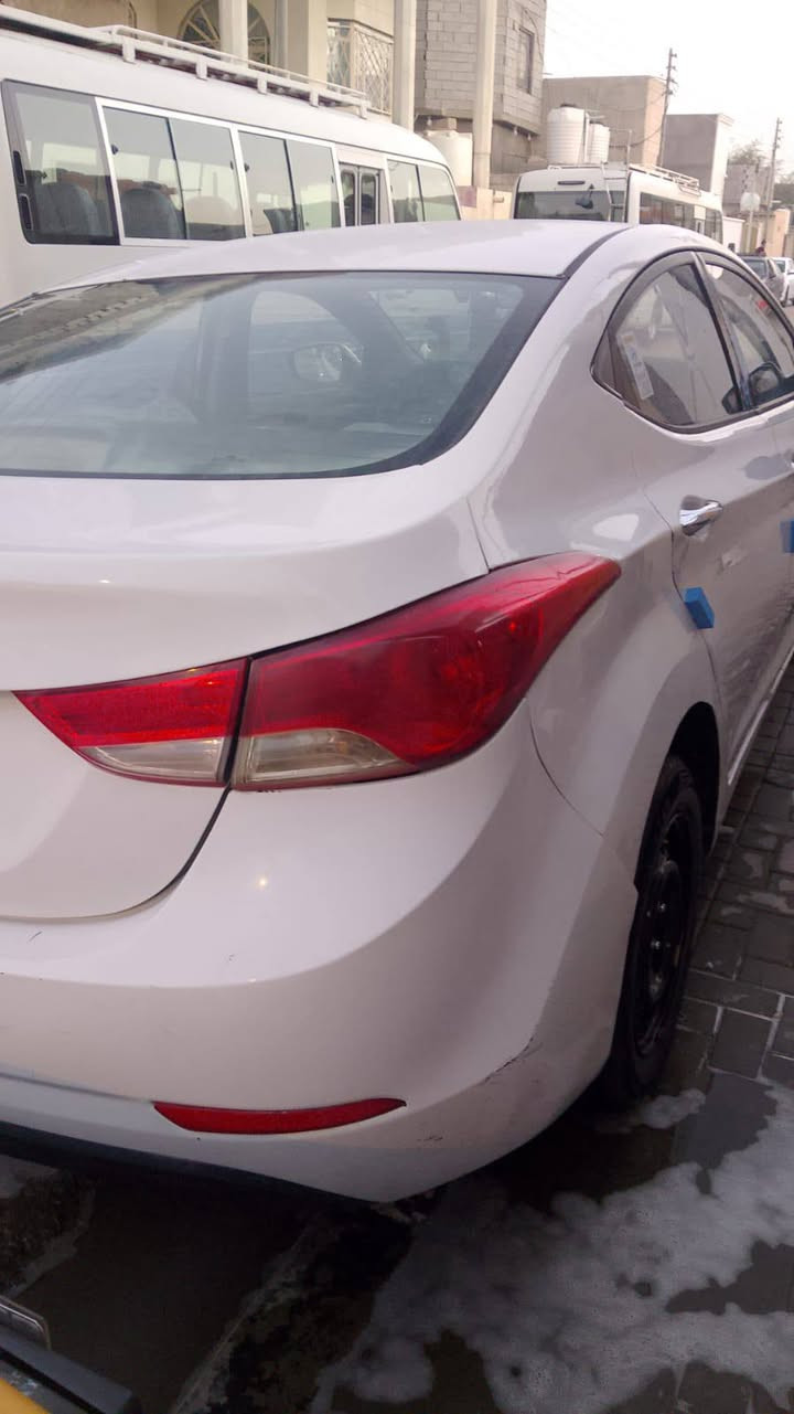 سلام عليكم سياره انترا موديل 2012 بيه ضربه خلفي رشلت قليله سعر 85 بيه مجال قليل البصره زبير ***********
