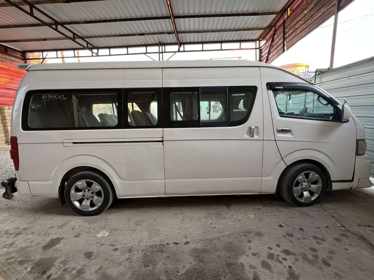 جنبي موديل 14 رقم بغداد محرك وكير واكسل كفاله تبريد شغال السياره كفاله عامه من اي حادث او ضربه معمر بيها فقط اهلالات السياره ماشيه 193 الف حقيقي غرفتها نضيفه دوشمه ارضيه وتنته مع جهاز باب اسلايت السياره جاهزه 

مكان السياره موصل شلالات 
السعر 155وبيها مجال 

‭0750 326 6078‬ ‭
0774 806 2931‬
