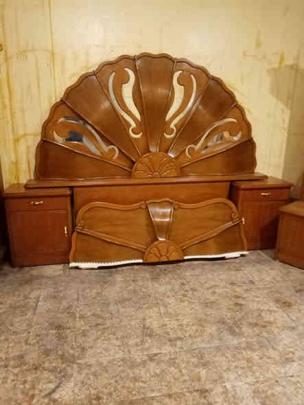 غرفة اربع ابواب دنك مستعملة نظيفة جداً 💯شغل توصي العنوان حي الحدباء خلف مرطبات البحرين مقابل افران زينب الرقم 
***********
غير متوجد على الفيس 
مستعدون لشراء الغرف والكناتير
